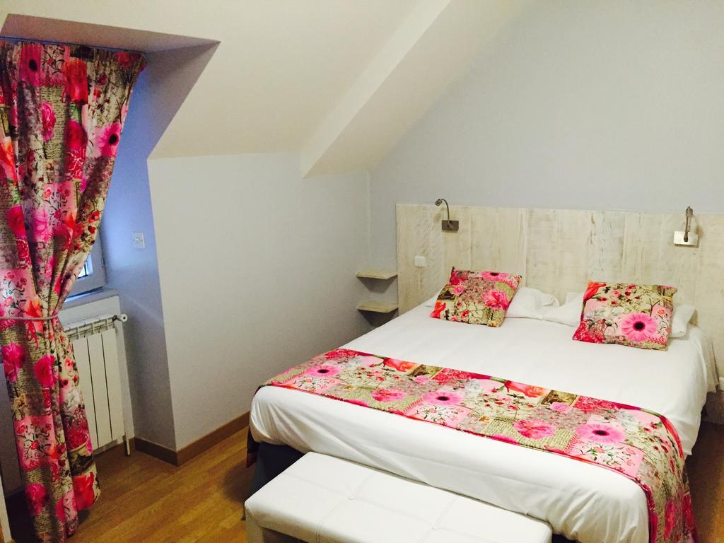 Hotel & Spa Rodier Campagnac  Стая снимка